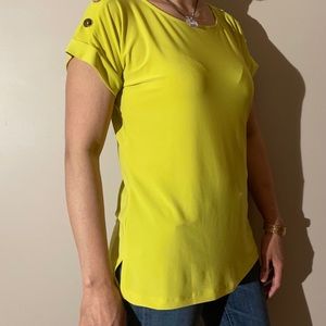 (328-1) Nina Leonard women green top short sleeve size XS